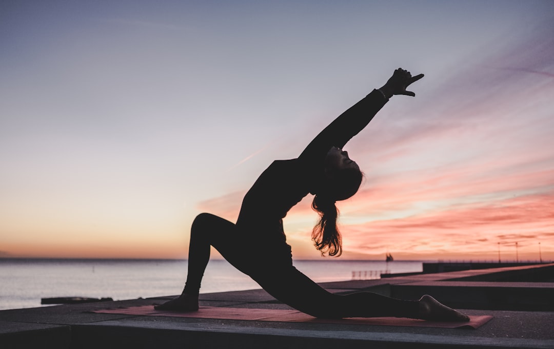 Photo Slackline: Balance Yoga: Spirituality Combining: Harmony Equilibrium: Focus Article: Wellness